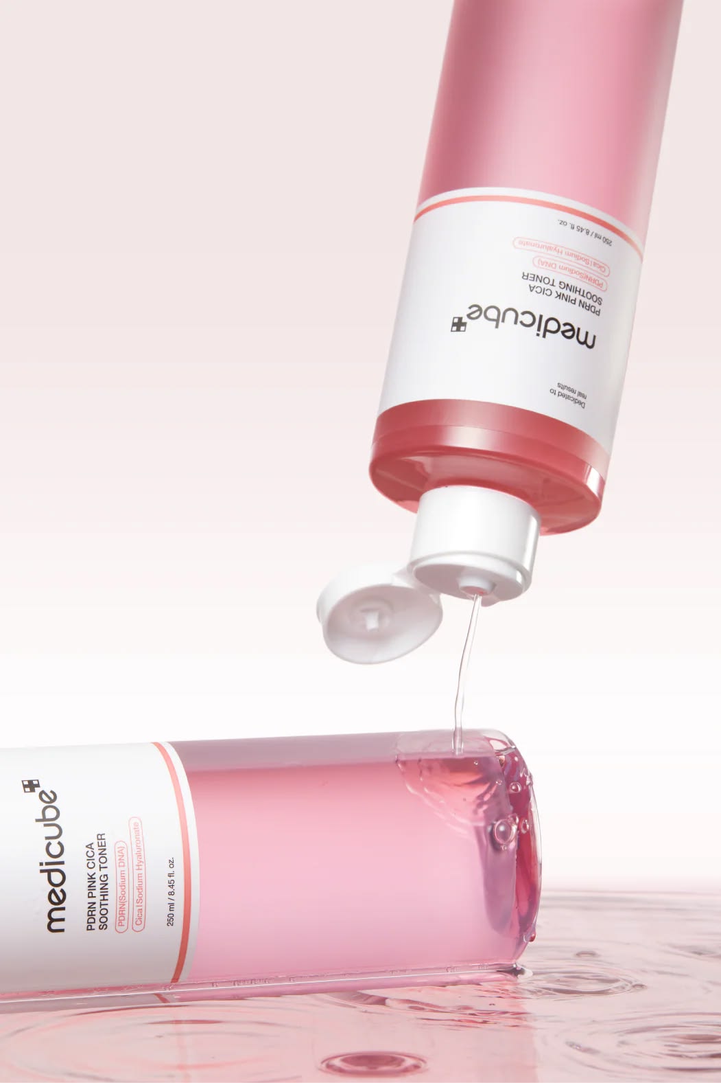 MEDICUBE - PDRN PINK CICA SOOTHING TONER - 250ML